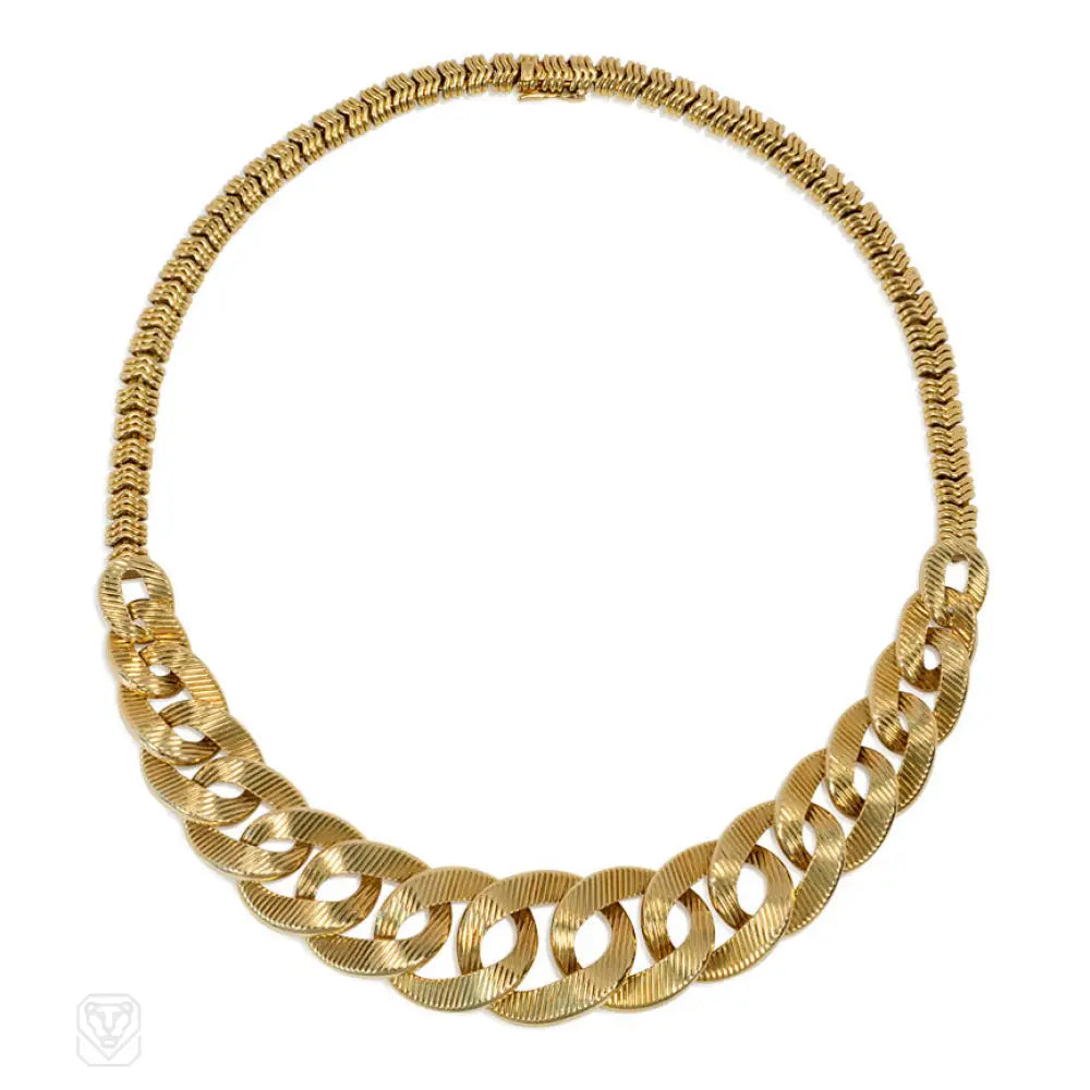 Boho Style Necklace-Cartier Paris gold curblink-front necklace