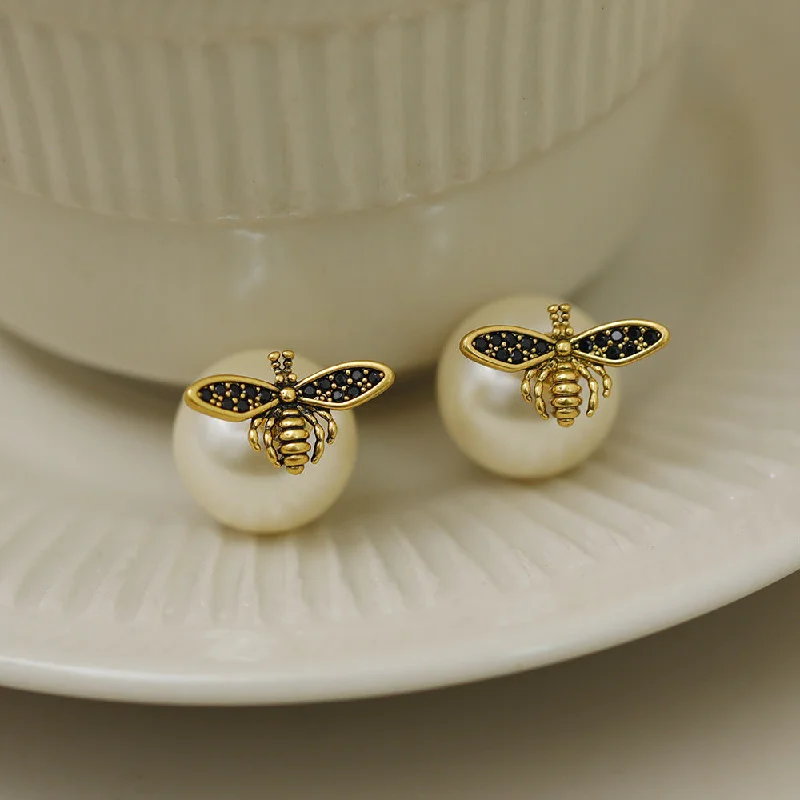 1 Pair Cute Pearl Bee Plating Copper 18K Gold Plated Ear Studs