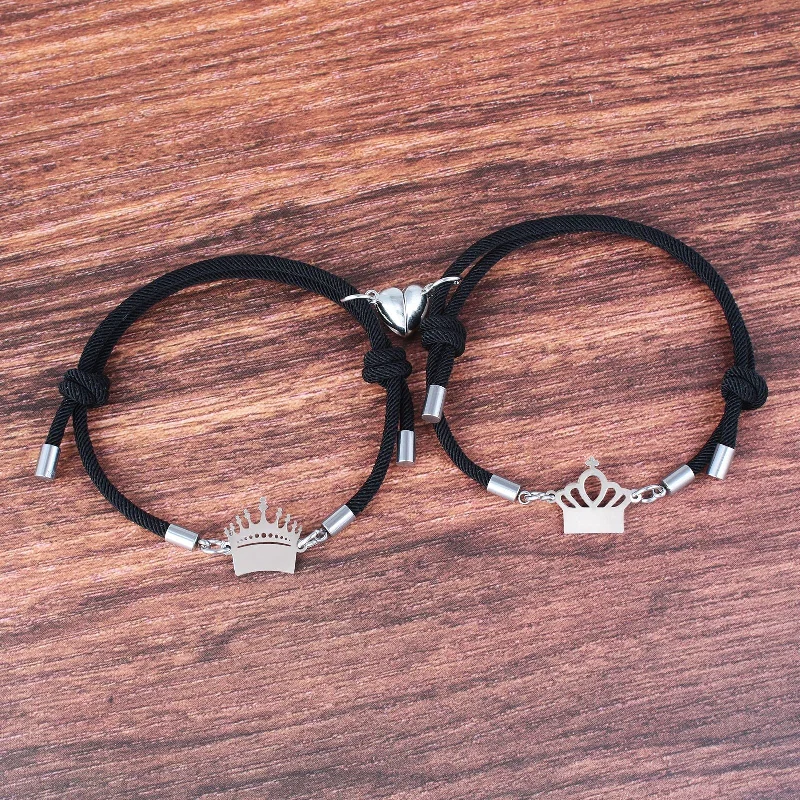 Heart Magnet Crown a Pair of Black