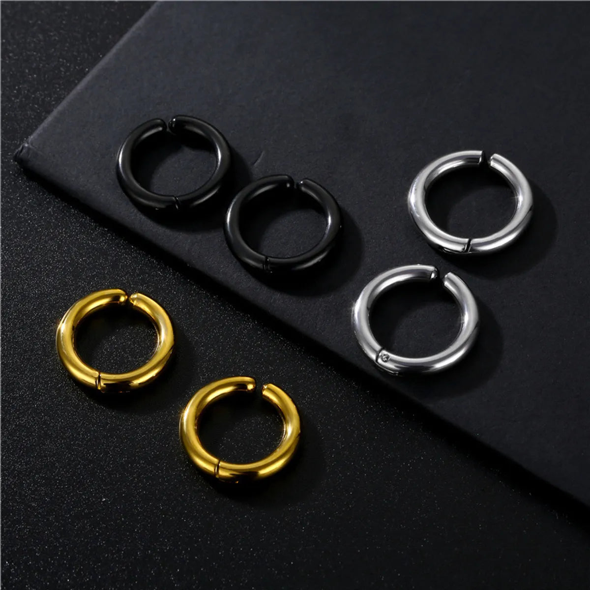 Colored Diamond Ring-Fashion Solid Color Titanium Steel Polishing Ear Clips 1 Pair